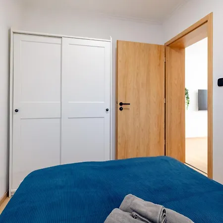Borg Apartmanhaz Cegled Exterior photo