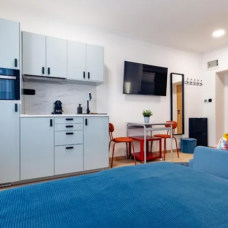Borg Apartmanhaz Cegled Exterior photo