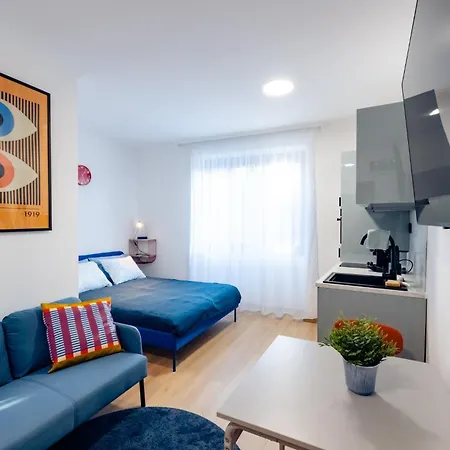 Borg Apartmanhaz Cegled Exterior photo